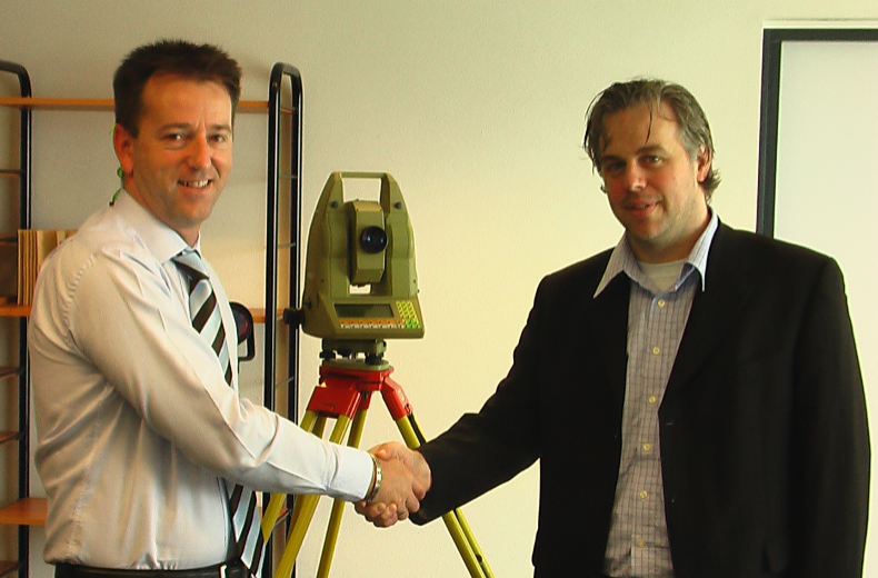 Leica Geosystems doneert Total Station